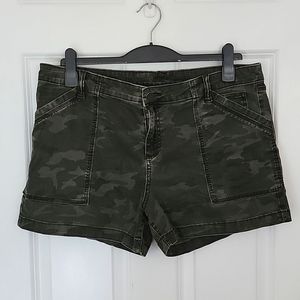 Kut from the Kloth Theresa Cargo Camo Printed Short - size 16